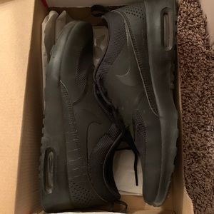 Nike Thea size 8!!